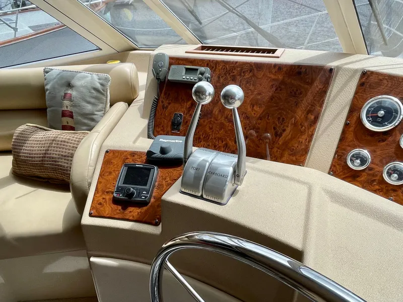 Slide: The Image of Meridian 490 Pilothouse 2004 - 15