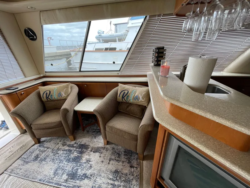 Slide: The Image of Meridian 490 Pilothouse 2004 - 26