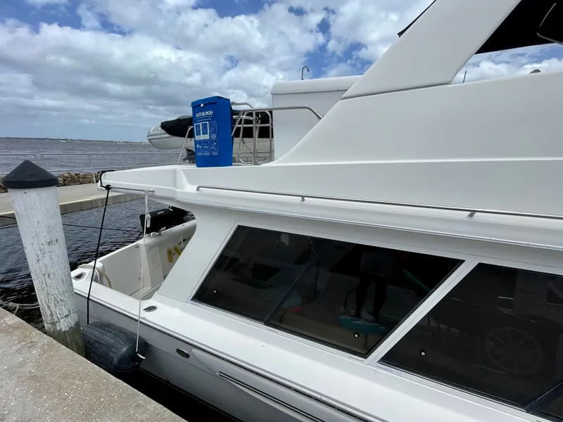 Slide: The Image of Meridian 490 Pilothouse 2004 - 3