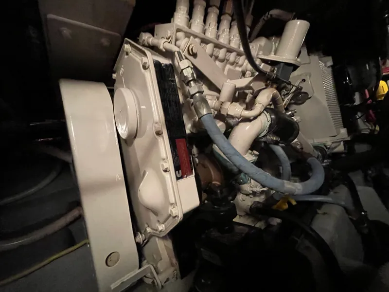 Slide: The Image of Meridian 490 Pilothouse 2004 - 34