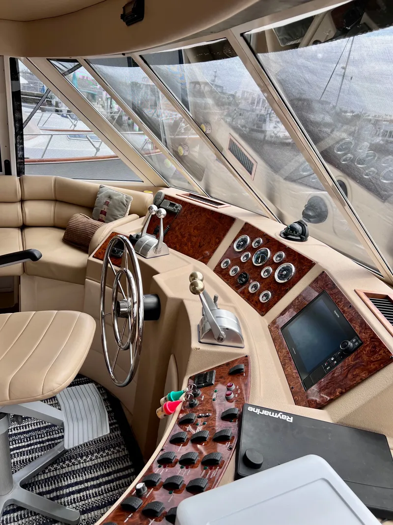 Slide: The Image of Meridian 490 Pilothouse 2004 - 45