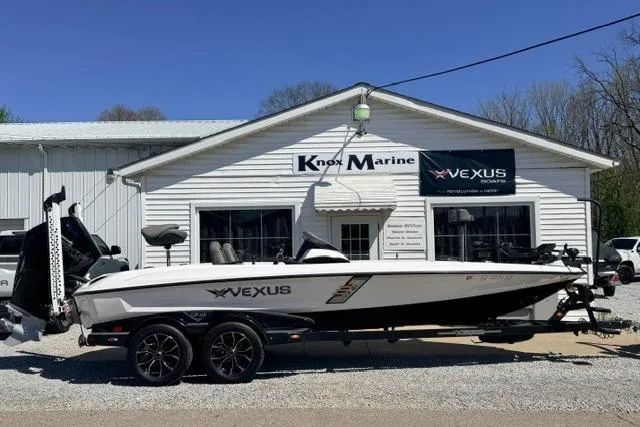 The Image of 2022 Vexus VX21 boat parked outside Knox Marine dealership. - 1
