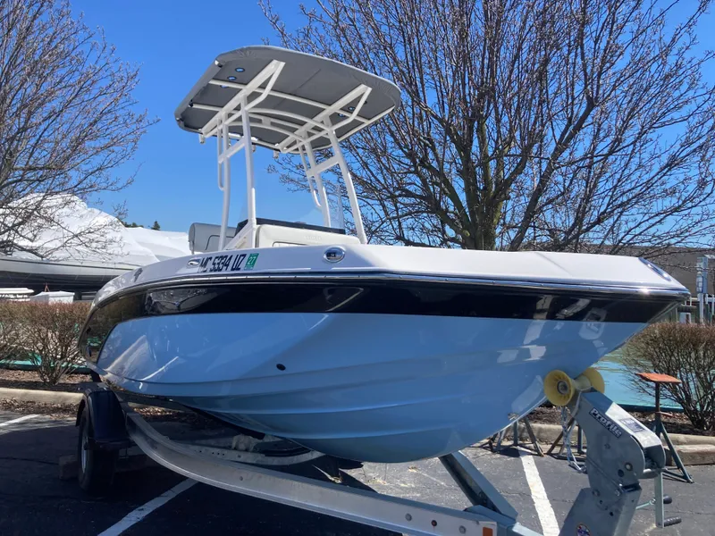 Slide: The Image of Yamaha 195 FSH Sport 2024 - 4