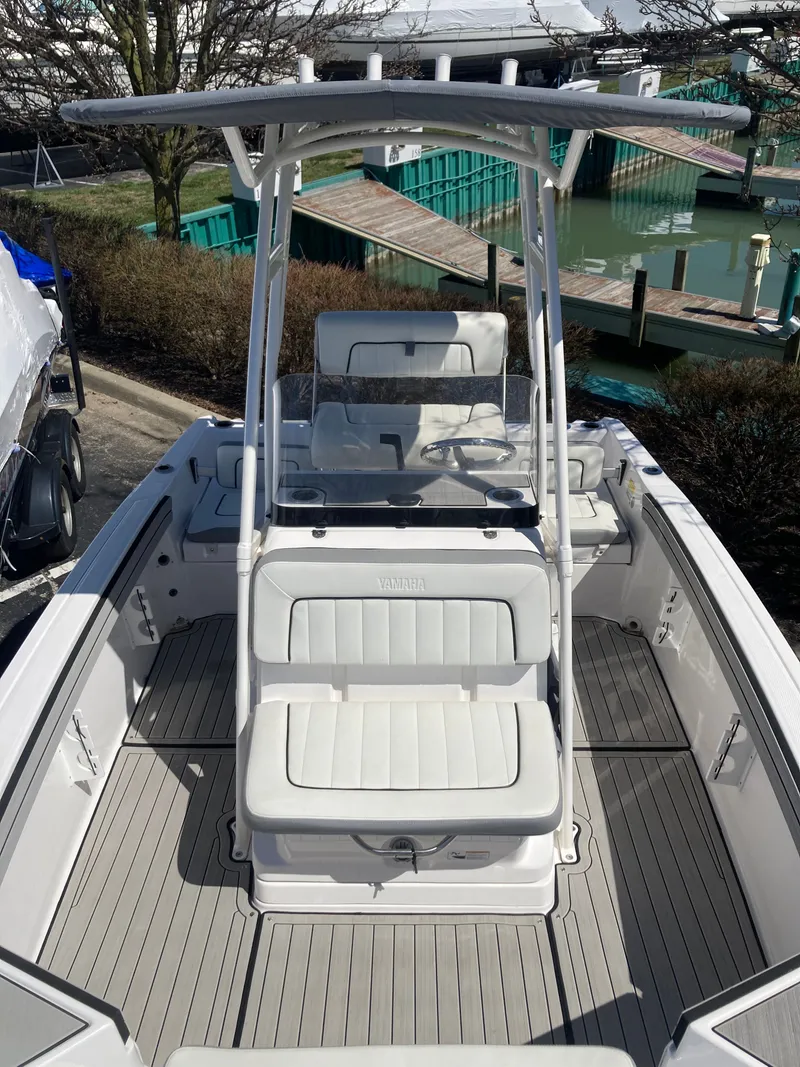 Slide: The Image of Yamaha 195 FSH Sport 2024 - 8