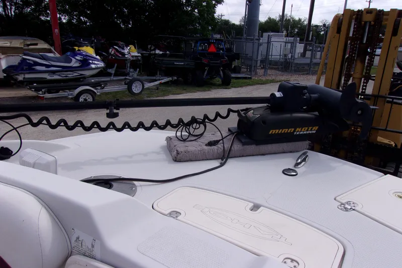 Slide: The Image of 2008 Tahoe 215 CC boat with Minn Kota Terrova trolling motor on deck. - 17