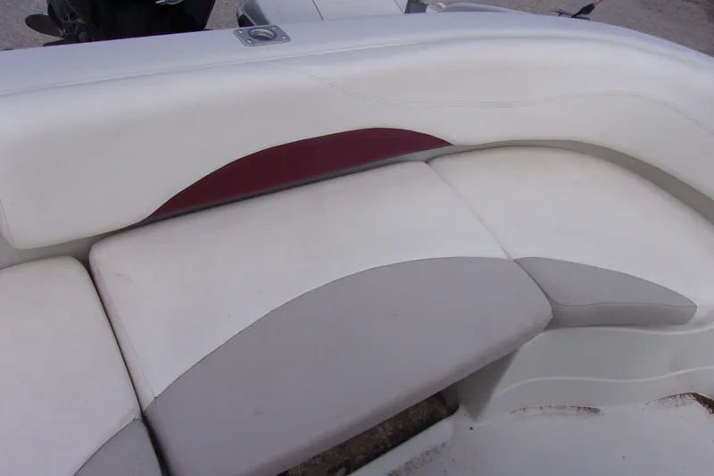 Slide: The Image of White and gray seating on a 2008 Tahoe 215 CC boat. - 9