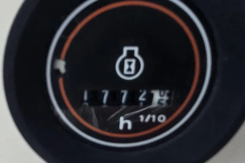 Slide: The Image of Hour meter reading 1772.5 on a 1988 Baja 280 Sportfish boat. - 10