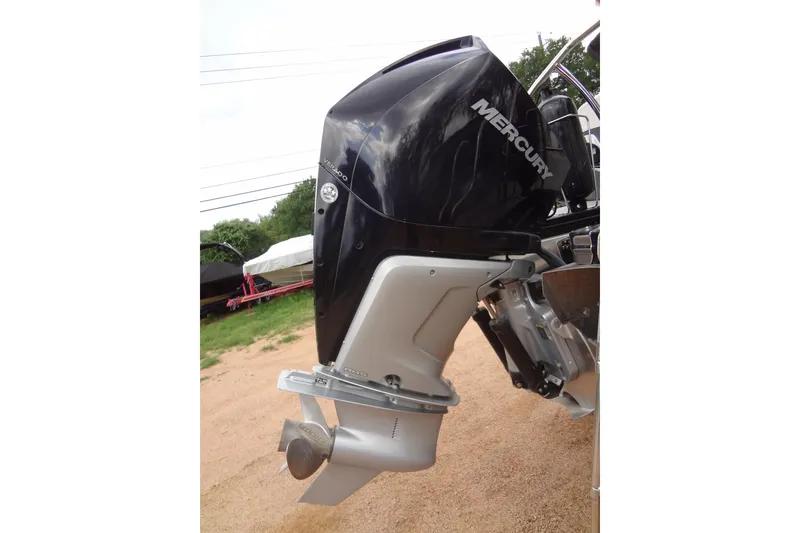 Slide: The Image of Baraletta Corsa 23 QSS 2021 with Mercury outboard motor, side view. - 43