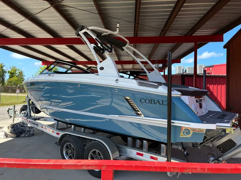 Slide: The Image of Cobalt R4 Surf 2024 - 4