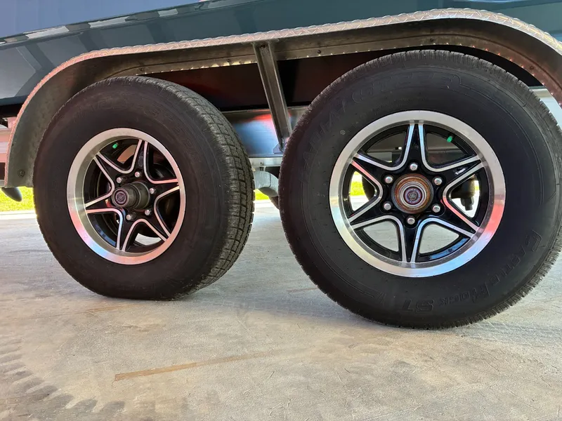 Slide: The Image of Cobalt R4 Surf 2024 - 8