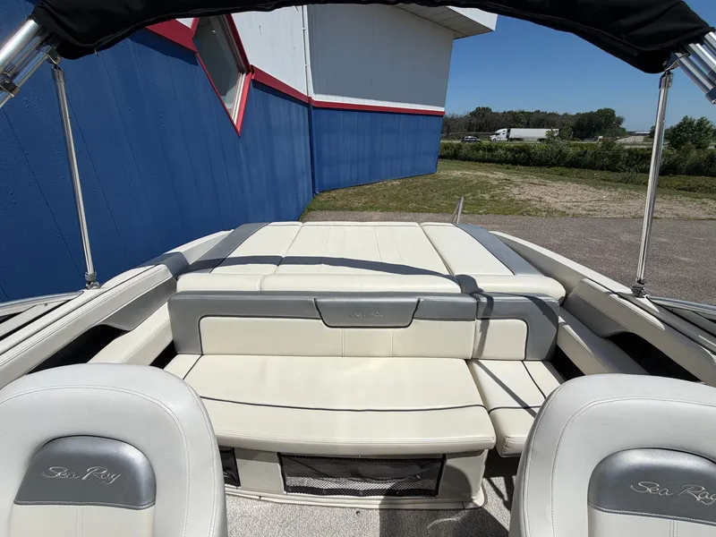 Slide: The Image of Sea Ray 210 Select 2010 - 8