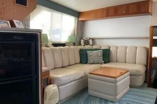 Slide: The Image of Silverton 372 Motor Yacht - 11