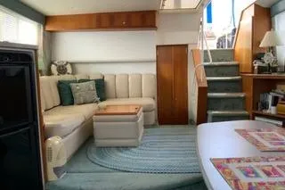 Slide: The Image of Silverton 372 Motor Yacht - 8