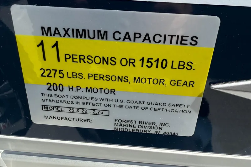 Slide: The Image of Capacity label for 2026 Berkshire 22CL2 CTS boat, 11 persons or 1510 lbs. - 21
