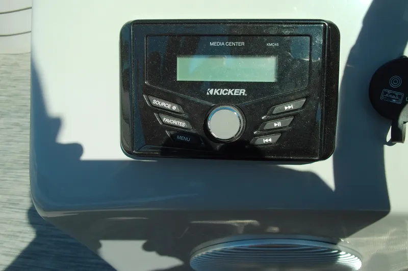 Slide: The Image of Kicker media center on 2020 Bennington SV 188 SLV 8' Narrow Beam boat dashboard. - 12