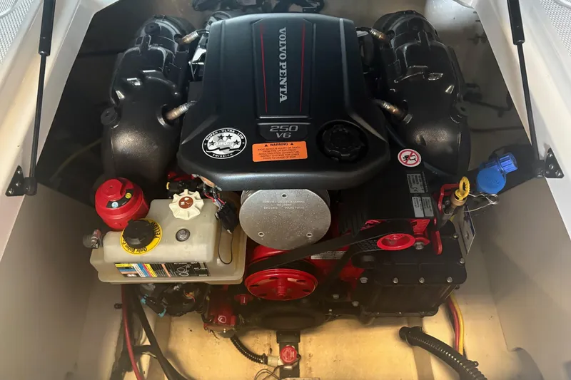 Slide: The Image of Volvo Penta 250 V6 engine in 2022 Chaparral 21 Surf boat. - 10