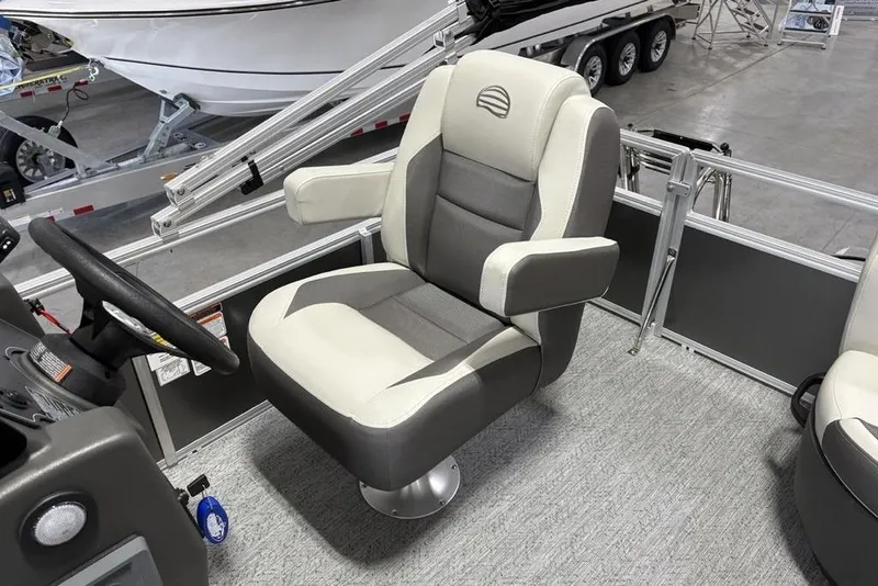 Slide: The Image of Captain's chair on 2026 Sun Tracker Bass Buggy 16 XL Select pontoon boat. - 17