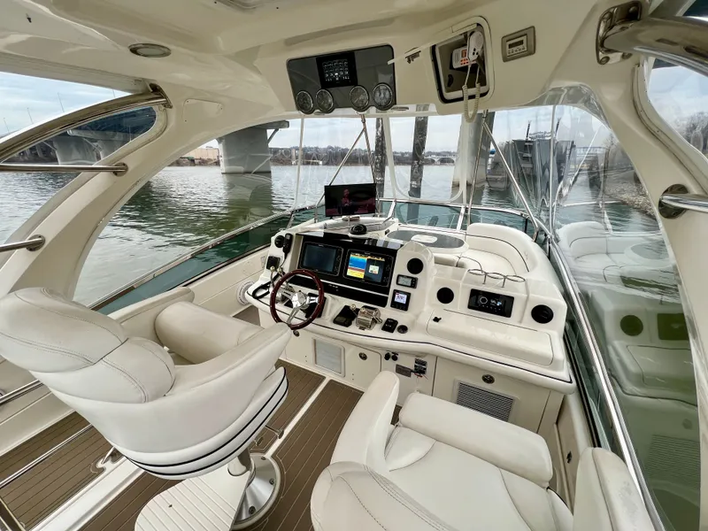 Slide: The Image of Interior view of 2007 Sea Ray 52 Sedan Bridge yacht. - 30