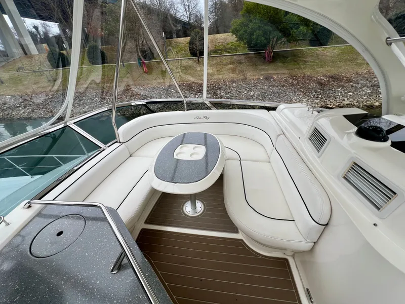Slide: The Image of Interior of a 2007 Sea Ray 52 Sedan Bridge yacht. - 32