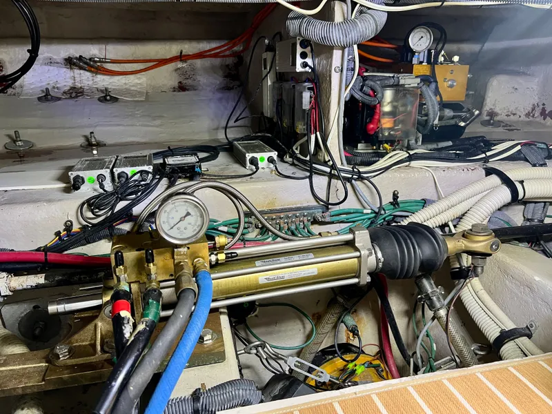 Slide: The Image of Sea Ray 52 Sedan Bridge 2007 - 57