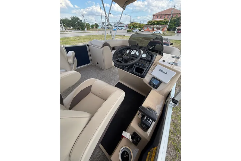 Slide: The Image of Interior of Bentley Pontoons Legacy 223 Navigator 2026. - 22