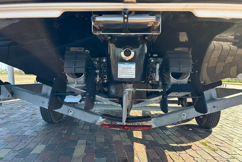 Slide: The Image of Rear view of a 2016 Yamaha Boats AR240 HO on a trailer. - 11