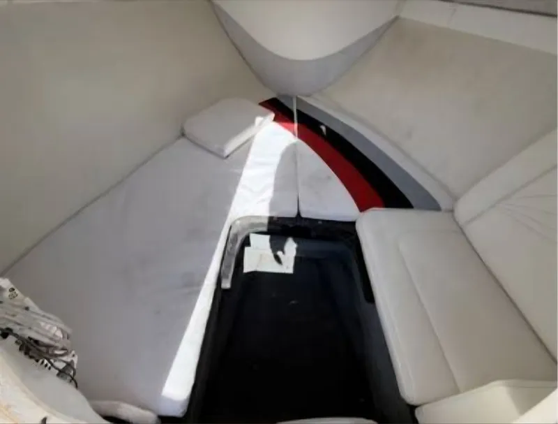 Slide: The Image of Wellcraft Excaliber 2001 - 8