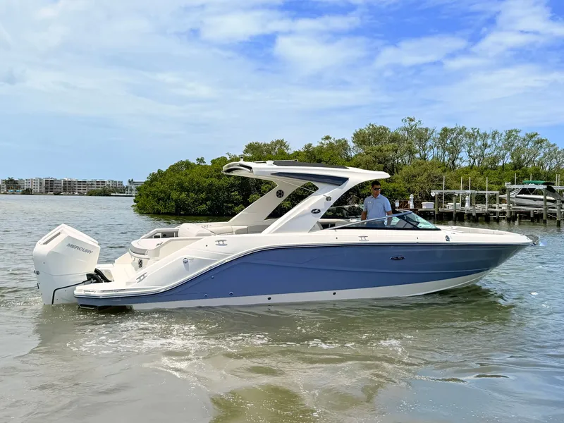 Slide: The Image of Sea Ray SLX 310 Outboard 2026 - 20