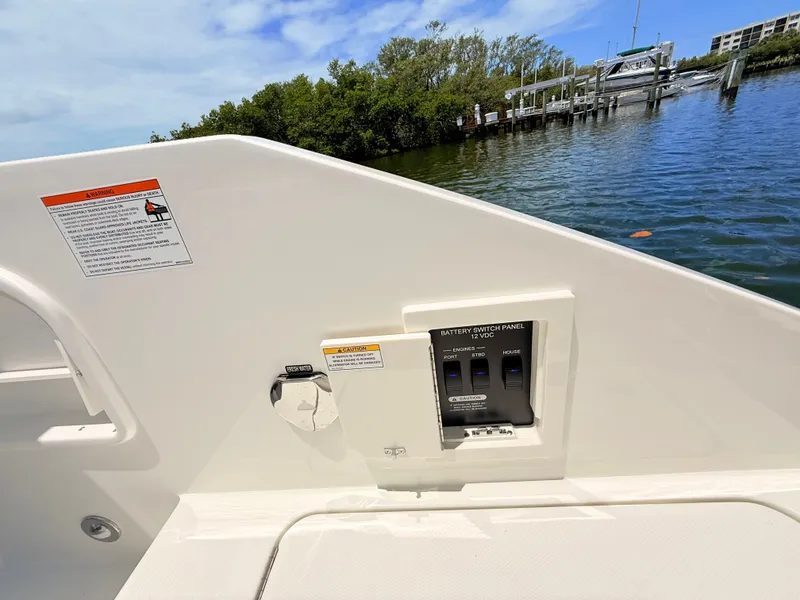 Slide: The Image of Sea Ray SLX 310 Outboard 2026 - 33