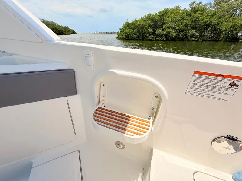 Slide: The Image of Sea Ray SLX 310 Outboard 2026 - 34