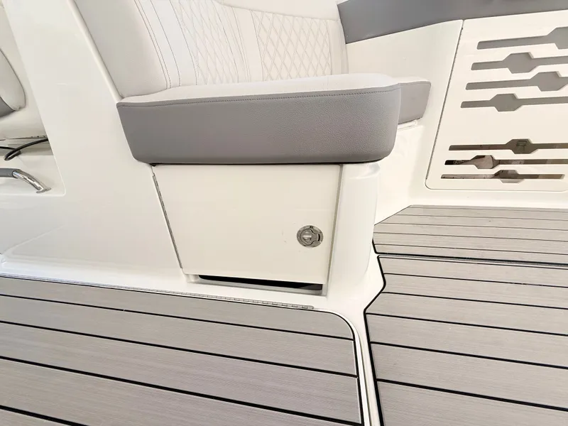 Slide: The Image of Sea Ray SLX 310 Outboard 2026 - 48
