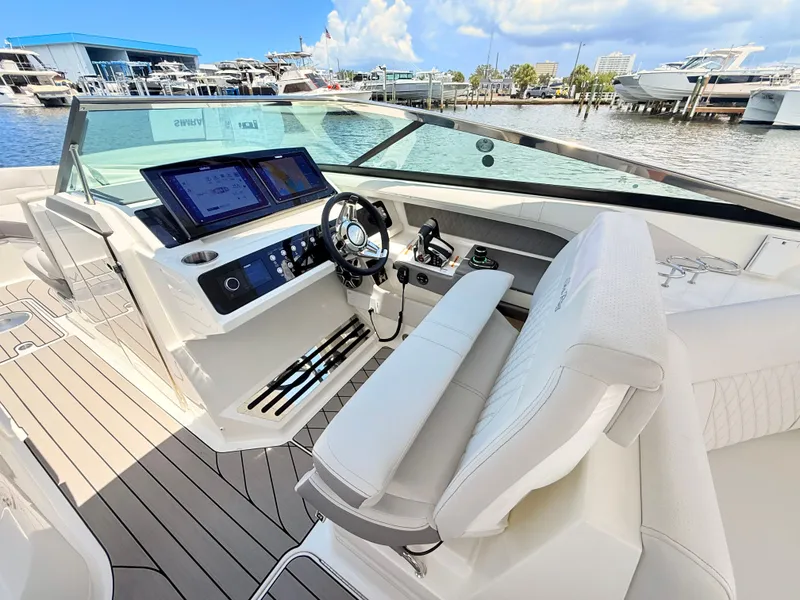 Slide: The Image of Sea Ray SLX 310 Outboard 2026 - 50