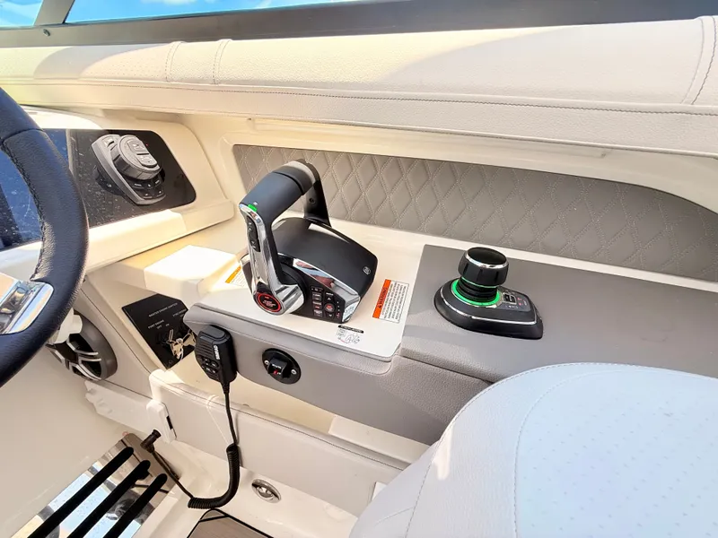 Slide: The Image of Sea Ray SLX 310 Outboard 2026 - 53