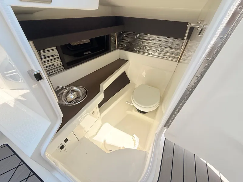 Slide: The Image of Sea Ray SLX 310 Outboard 2026 - 65