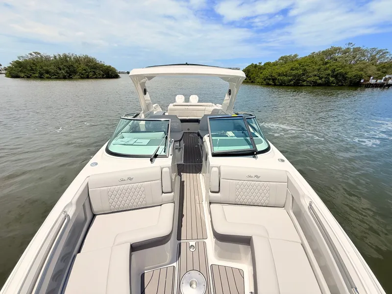 Slide: The Image of Sea Ray SLX 310 Outboard 2026 - 73