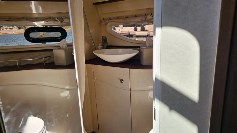 Slide: The Image of Sea Ray Sundancer 350 2013 - 18