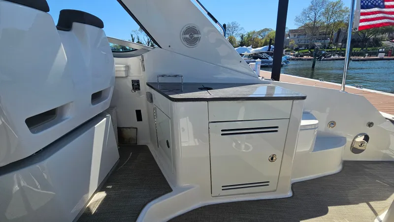 Slide: The Image of Sea Ray Sundancer 350 2013 - 4