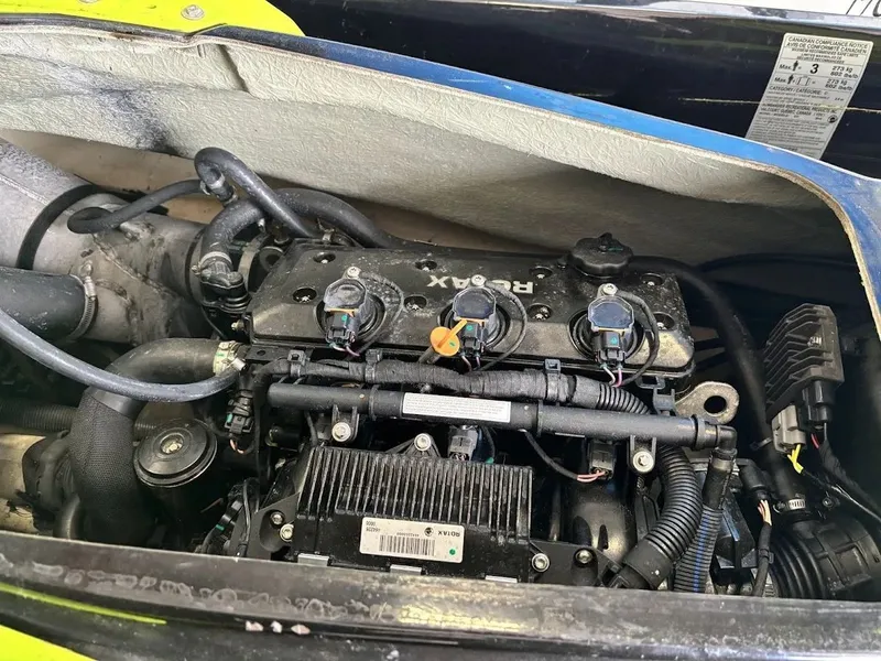 Slide: The Image of Sea-Doo GTI 155 SE 2019 - 5