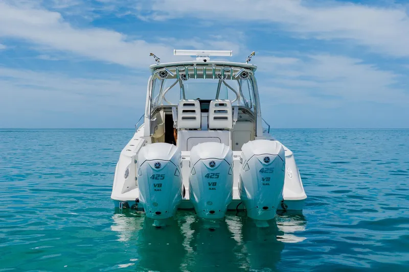 Slide: The Image of 2008 Hydra-Sports Vector 3500 VX boat with triple 425 V8 engines on open sea. - 4