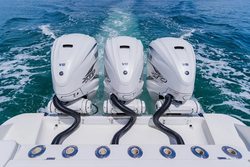 Slide: The Image of Triple Yamaha V8 outboard engines on 2008 Hydra-Sports Vector 3500 VX boat. - 42