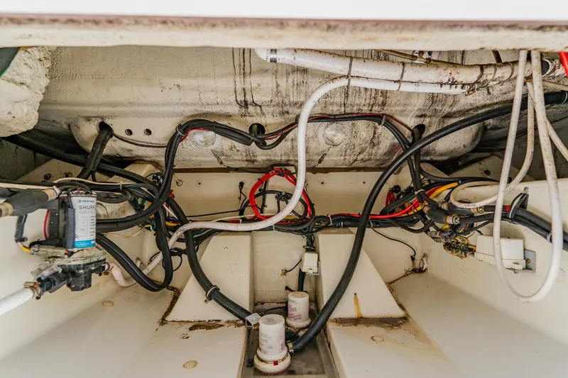 Slide: The Image of 2008 Hydra-Sports Vector 3500 VX boat wiring and plumbing system. - 46