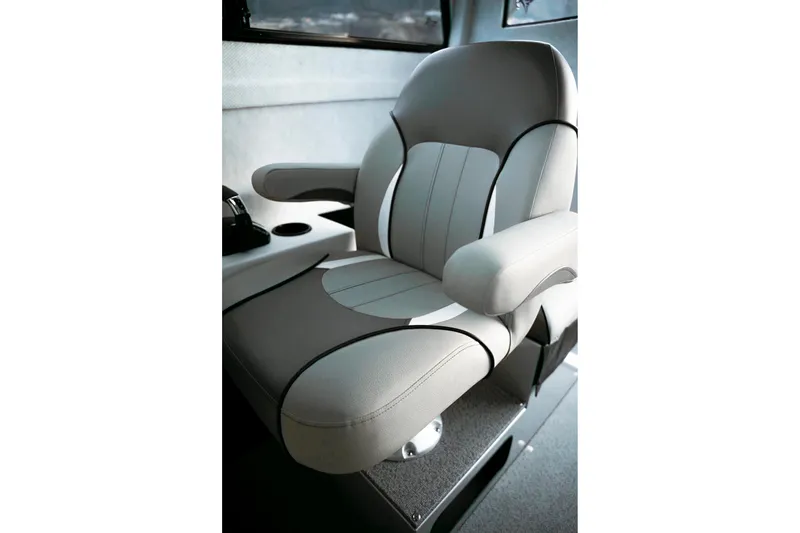 Slide: The Image of Luxurious seating in 2026 KingFisher 23 XAC boat, featuring ergonomic design and premium materials. - 4