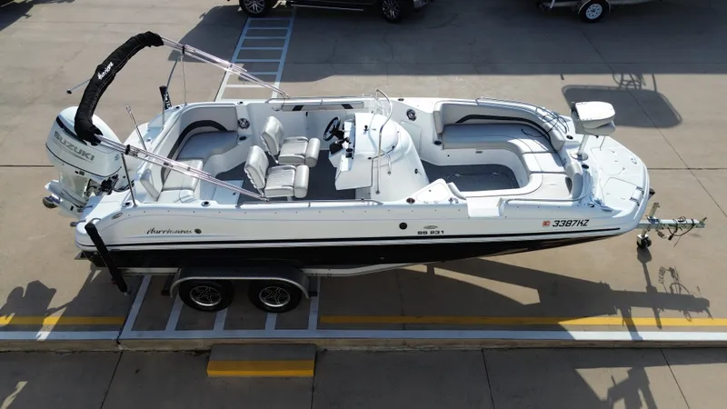 Slide: The Image of Hurricane 231CC 2022 - 9