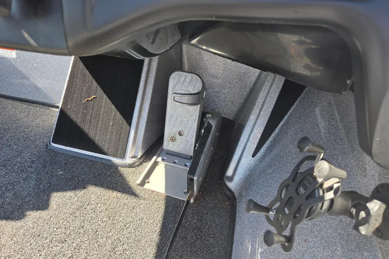 Slide: The Image of Foot pedal and mount in 2023 Nitro Z19 boat cockpit. - 6
