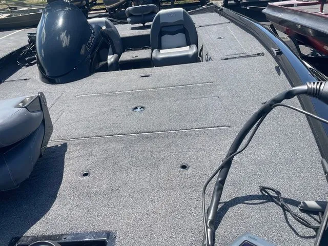 Slide: The Image of Lowe Stinger 178 2021 - 5