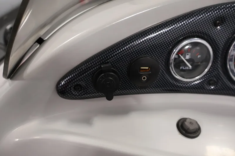 Slide: The Image of Dashboard of 2019 Bentley Pontoons 200 CRUISE with USB port and fuel gauge. - 19