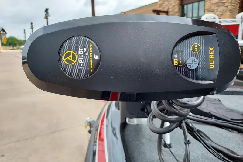 Slide: The Image of 2021 Skeeter ZX200 boat with i-Pilot Link integrated GPS system and Ultrex motor. - 3