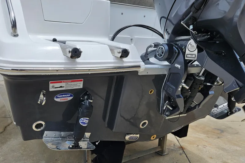 Slide: The Image of 2026 Sea Hunt Ultra 219 boat with Yamaha engine and PowerMatched system. - 26