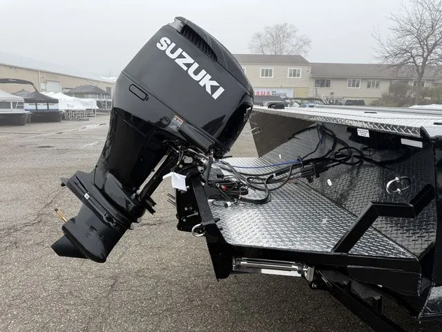 Slide: The Image of Smoker Craft Phantom 20 X2 OS 2026 - 8