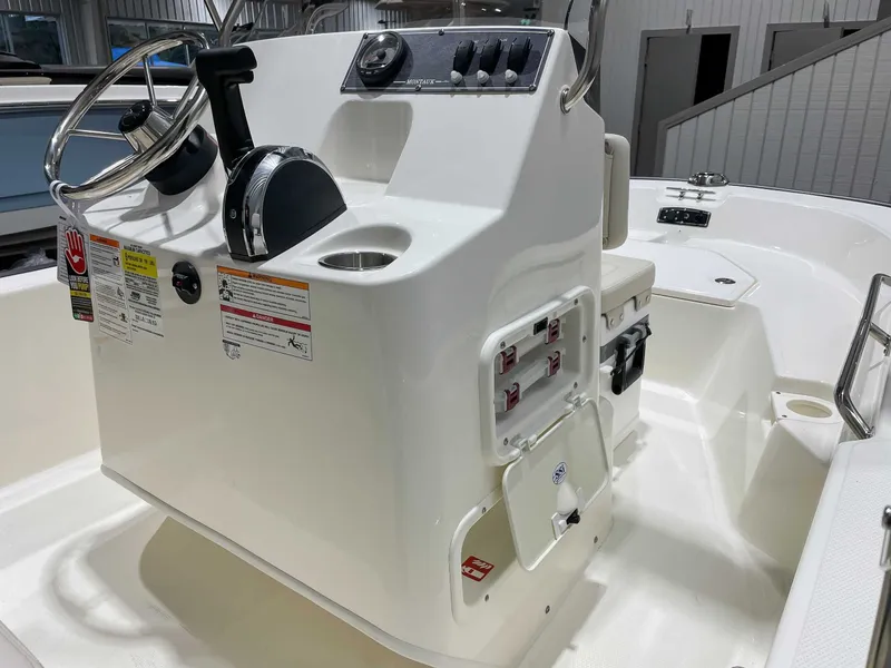 Slide: The Image of Boston Whaler 150 Montauk 2026 - 16